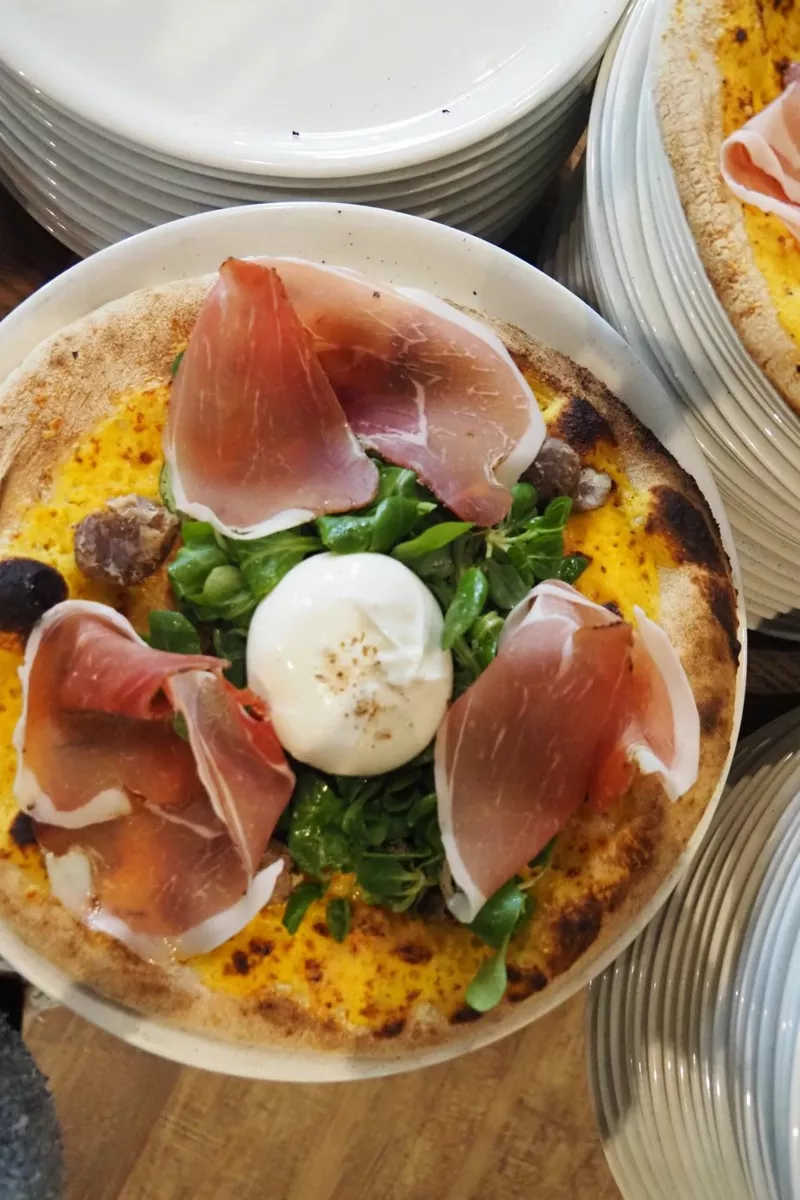 Pizza burrata
